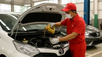 Perbandingan Biaya Servis Rutin Toyota Calya vs Honda Brio, Mana yang Lebih Ekonomis?