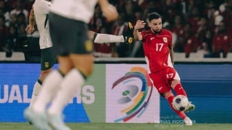 Calvin Verdonk dan Yakob Sayuri, Duet Bek Timnas yang Mewakili Ujung Barat dan Timur Indonesia