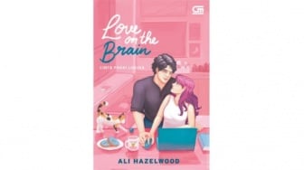 Novel Love on the Brain: Kala Cinta Bersemi di Proyek NASA