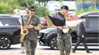 Rayakan Selesai Wamil, RM dan V BTS Tak Sabar Kembali Manggung