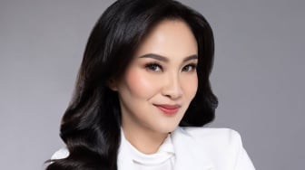 Dijodohkan dengan Dedi Mulyadi, Cara Sherly Tjoanda Ucapkan Salam Tuai Pro Kontra