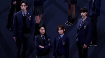 BITCH X RICH 2 Rilis Poster Perdana, Janjikan Konflik yang Penuh Emosi?