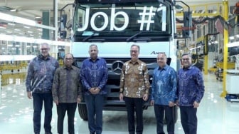 Pabrik Truk Mercedes-Benz Diresmikan di Cikarang, Menperin: Indonesia Strategis