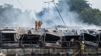 Kebakaran Hebat di Terminal Rawa Buaya, 50 Bus Transjakarta Bekas Ludes Terbakar