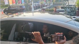 Setelah BMW, Kini Kaesang Muncul dari Balik Pintu Mobil Listrik Hyptec HT