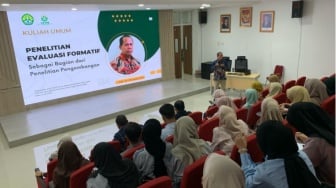 Bahas Evaluasi Formatif, Dr. Elfis Isi Kuliah Umum di UIN Bukittinggi