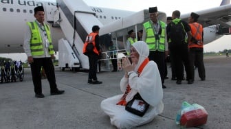 Ribuan Jemaah Haji Gelombang Pertama Tiba di Indonesia