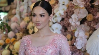 Pantas Cantik Flawless, Alyssa Daguise Pakai Jasa MUA yang Sama dengan Luna Maya