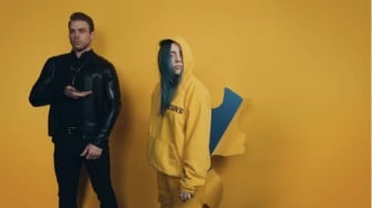 Menelusuri Makna Sindiran Halus Lewat Lagu Billie Eilish Bertajuk Bad Guy