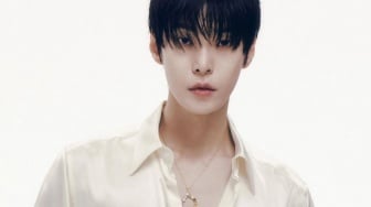 Anti Ribet, Ini 4 Gaya Smart Casual ala Doyoung NCT yang Bisa Disontek