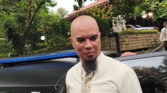 Pajang Foto Raja di Acara Ngunduh Mantu, Ahmad Dhani Lakukan Ritual Khusus
