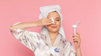 Kulit Auto Bersih dari Makeup! 4 Cleansing Oil Harga Pelajar Cuma Rp70 Ribu