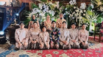 Detik-detik Anak-anak Mulan Jameela Cium Tangan Maia Estianty di Siraman Al Ghazali
