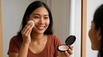 7 Bedak Terbaik untuk Kulit Kering Resmi BPOM, Wajah Glowing Sepanjang Hari!
