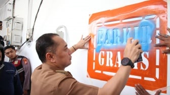 Surabaya Tertibkan Izin Parkir Toko Swalayan, Wali Kota Eri: Untuk Melindungi Konsumen & Pengusaha