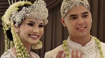 Potret Al Ghazali dan Alyssa Daguise Tersenyum Semringah Usai Sah Menikah