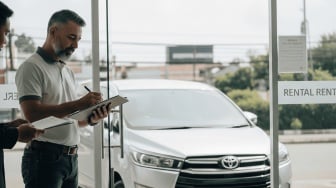 8 Tempat Rental Mobil di Bandung Terbaik Lengkap dengan Tarif dan Syarat Sewa Bulanan