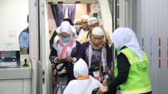 Jemaah Haji Debarkasi Padang dari Bengkulu Meninggal di Pesawat Saat Pulang dari Tanah Suci!