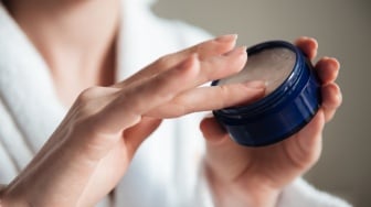 5 Rekomendasi Moisturizer untuk Kulit Berminyak, Rahasia Kulit Glowing Mulai Rp20 Ribuan
