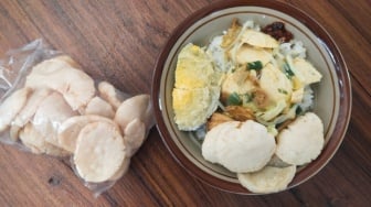 Semangkuk Soto Ayam: Bahasa Cinta Ibu yang Selalu Menyambutku