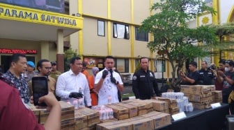 Waspada! Susu Kedaluwarsa Beredar Luas di Bogor, Modus Pengubahan Tanggal Dibongkar Polisi