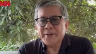 Pengacara Jokowi Sebut Ijazah Bisa Bikin Negara Chaos, Rocky Gerung: Argumen Dungu!