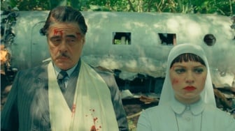 Review Film The Phoenician Scheme: Rekonsiliasi Ayah dan Anak di Tengah Proyek Ambisius