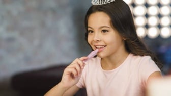6 Rekomendasi Lip Tint Buat Anak Sekolah, Warna Natural Harga Cuma Rp15 Ribuan