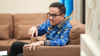 Geger! Mantan Sekda Sulsel Tagih Gaji 8 Miliar, Pemprov: Dasar Hukumnya Mana?