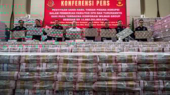 Penampakan Gunungan Uang Rp 2 Triliun Hasil dari Korupsi CPO