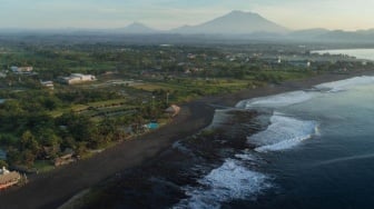 Keramas Beach, Pesona Pantai Berpasir Hitam di Gianyar Bali