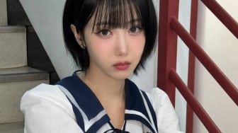 4 Ide Padu Padan Outfit Minimalis dan Modis ala SinB VIVIZ
