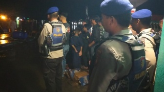 Tongkang Bermuatan 8.000 Ton CPO Senggol Dua Kapal di Sungai Kapuas, Satu Kapal Tenggelam!