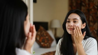 5 Skincare Wardah Terbaik untuk Usia 50 Tahun ke Atas, Kulit Emak-emak Jadi Glowing Maksimal!