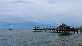 Mengintip Pesona Pantai Kempala, Destinasi Favorit Para Peziarah!