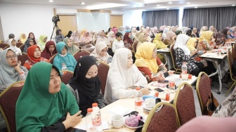 Pentingnya Perempuan Mengelola Keuangan di Tengah Kondisi Ekonomi Global