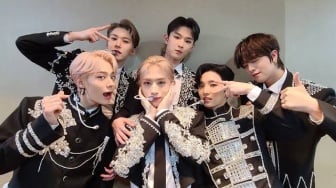 Lagu Black Mirror oleh ONEUS: Refleksi Canggih di Dunia Penuh Layar