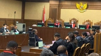 Sidang Hasto, Mantan Hakim MK Sebut Penyelidikan Tak Bisa Sembarangan Dijerat Pasal Perintangan