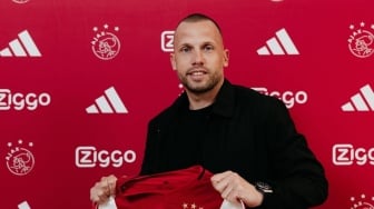 Resmi! John Heitinga Sudah Dapatkan Asisten Pelatih Baru, Denny Landzaat?
