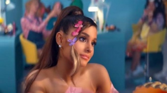 Thank U, Next oleh Ariana Grande: Lagu Move On yang Jadi Simbol Cinta Diri
