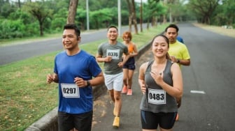 7 Sunscreen yang Bagus untuk Lari Maraton, Anti Luntur Mulai Rp50 Ribuan!