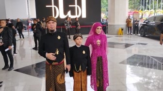 Pada Akhirnya, Tetap Mulan Jameela yang Dampingi Ahmad Dhani di Panggung Ngunduh Mantu Al Ghazali
