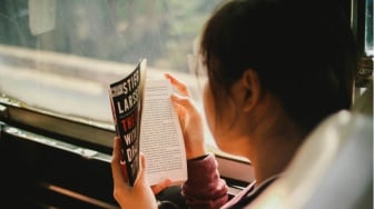 Membaca Buku Bukan soal Menunggu Waktu Luang, tapi soal Menyempatkan
