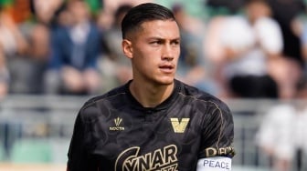 Bikin Bangga! Jay Idzes Masuk 3 Besar Bek Muda Terbaik Eropa dalam Duel Bertahan