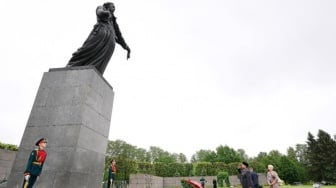 Upacara Penghormatan di Piskaryovskoye Memorial, Ini Sederet Kegiatan Prabowo di Rusia