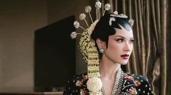 Rias Alyssa Daguise di Acara Ngunduh Mantu, MUA Bongkar Sifat Mantu Ahmad Dhani: Perfeksionis!