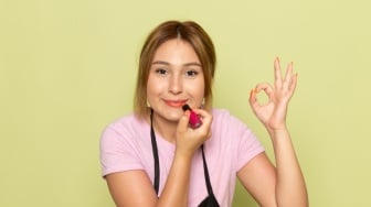 Kulit Glowing Alami ala Guava Girl: Ini 15 Produk Makeup Terbaik untuk Dicoba di 2025!