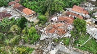 Heboh Tanah Bergerak di Kampung Cigintung Purwakarta, Menko PMK Pratikno: Lokasi Ini Tak Aman Lagi