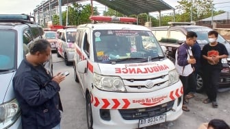 Viral Ambulans Dirusak Saat Demo Sopir Truk di Karanganyar, Spion Patah