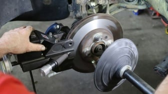 8 Rekomendasi Minyak Rem Mobil Terbaik Tahun 2025 dengan Harga Paling Murah